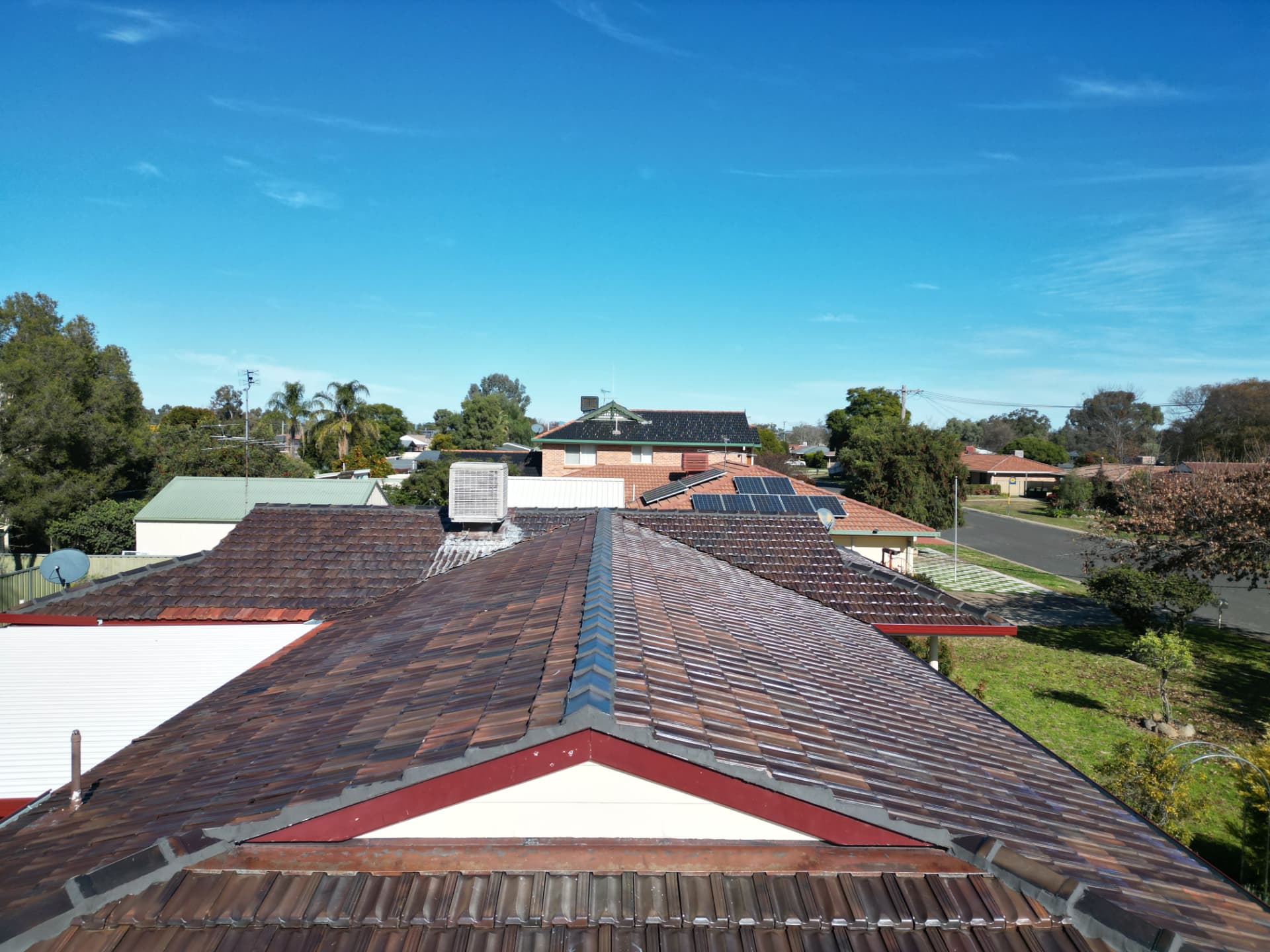 Flexible Pointing Applied to Ridge Caps