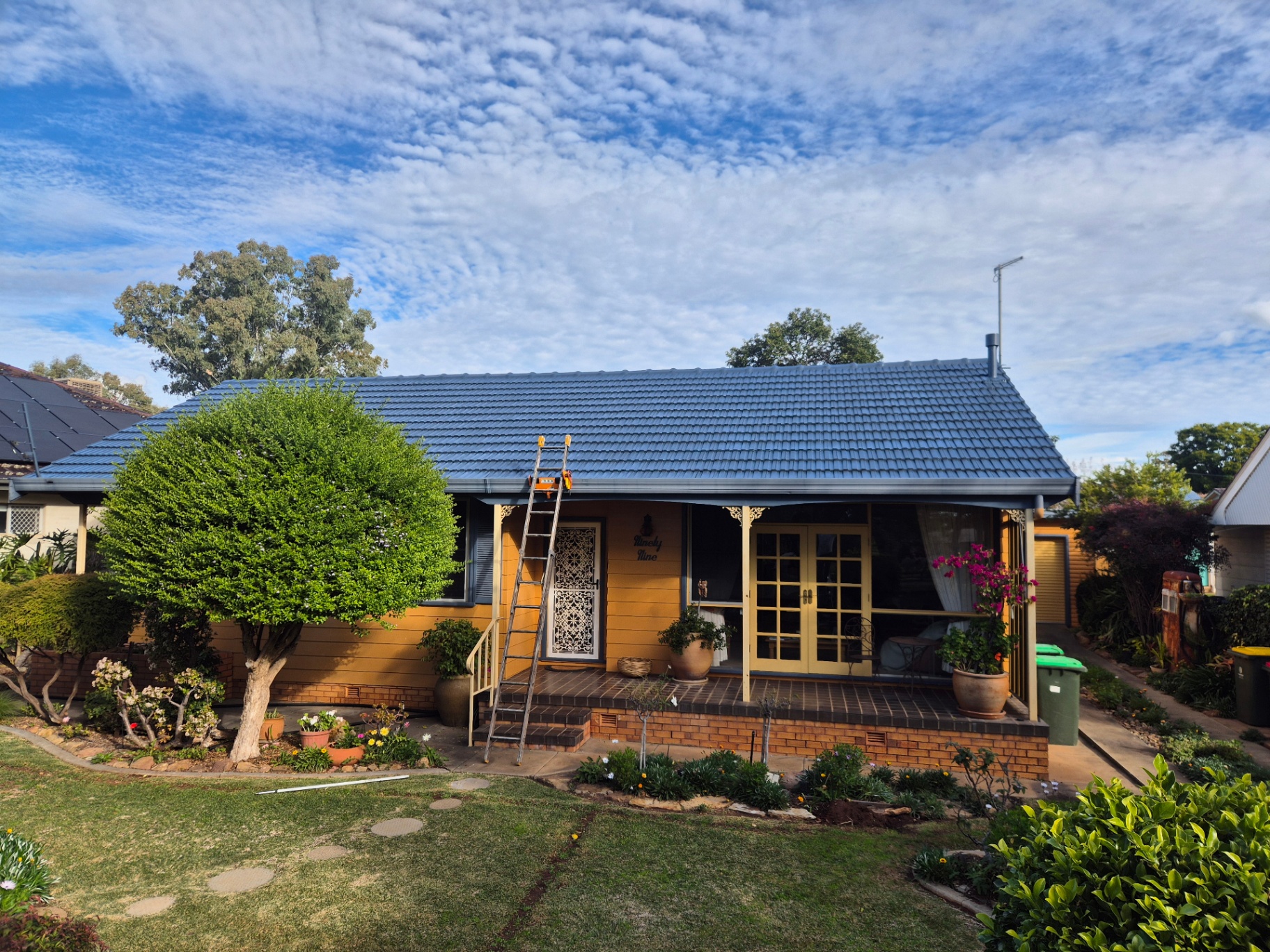 Gunnedah Cottage With a Freshly Restored Blue-Grey Concrete Tile Roof