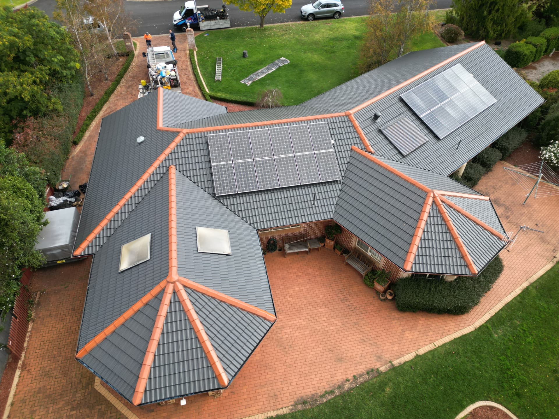 The same Armidale tile roof after full restoration and recoating
